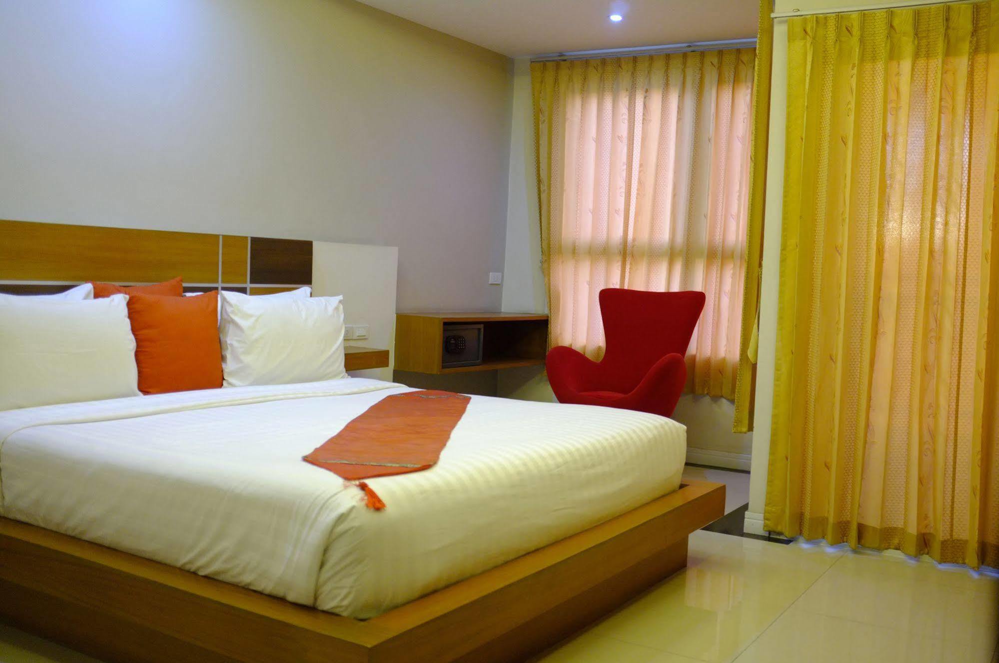 V Style Boutique Hotel Pattaya Bagian luar foto